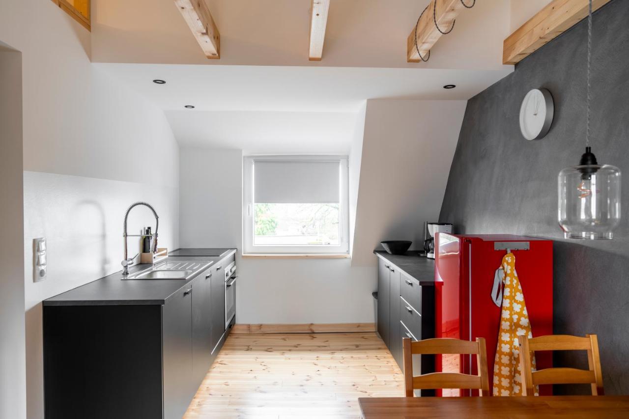Sehr Individuelle Und Moderne Ferienwohnung In เคเวลาร์ ภายนอก รูปภาพ