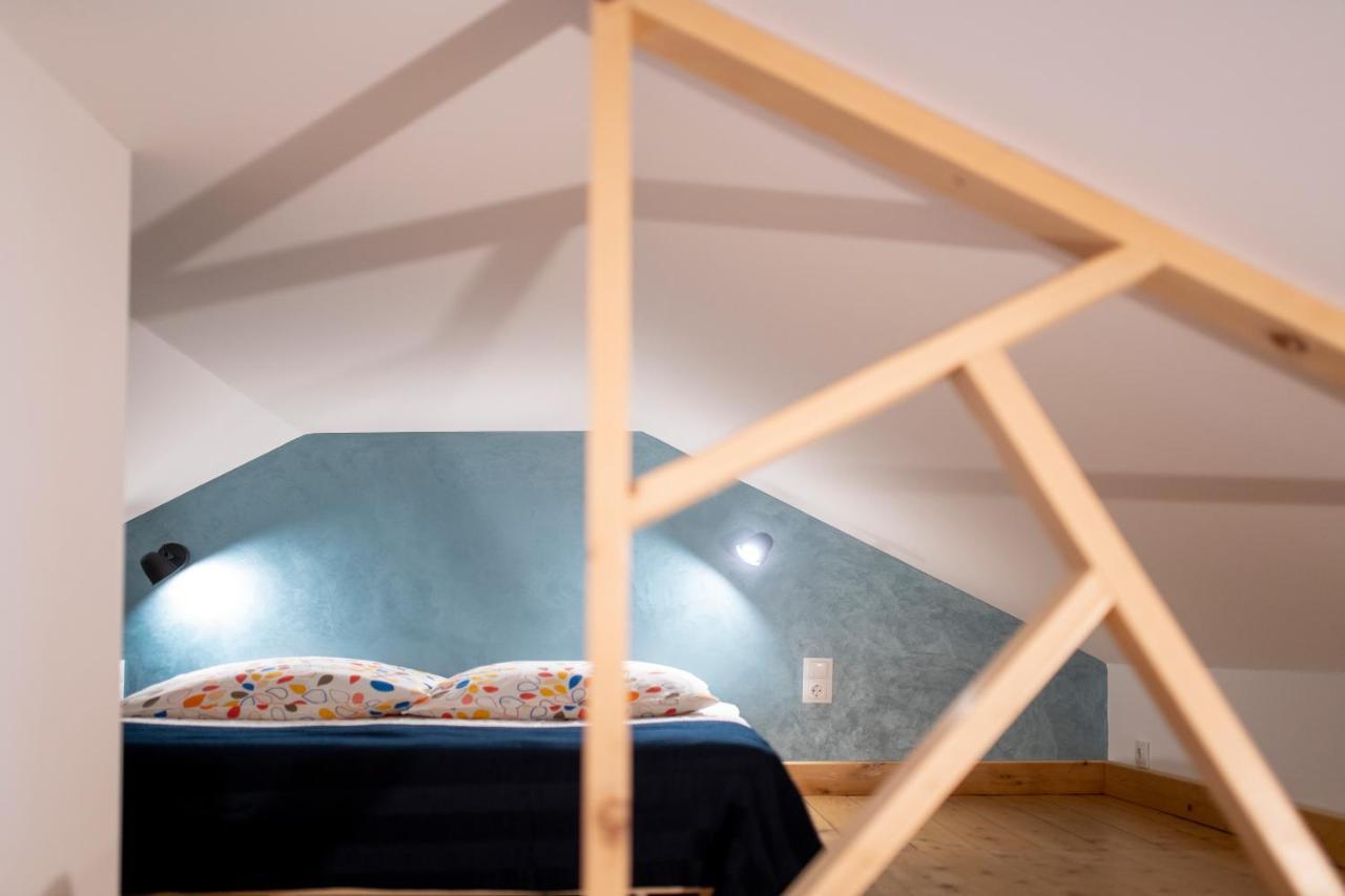 Sehr Individuelle Und Moderne Ferienwohnung In เคเวลาร์ ภายนอก รูปภาพ