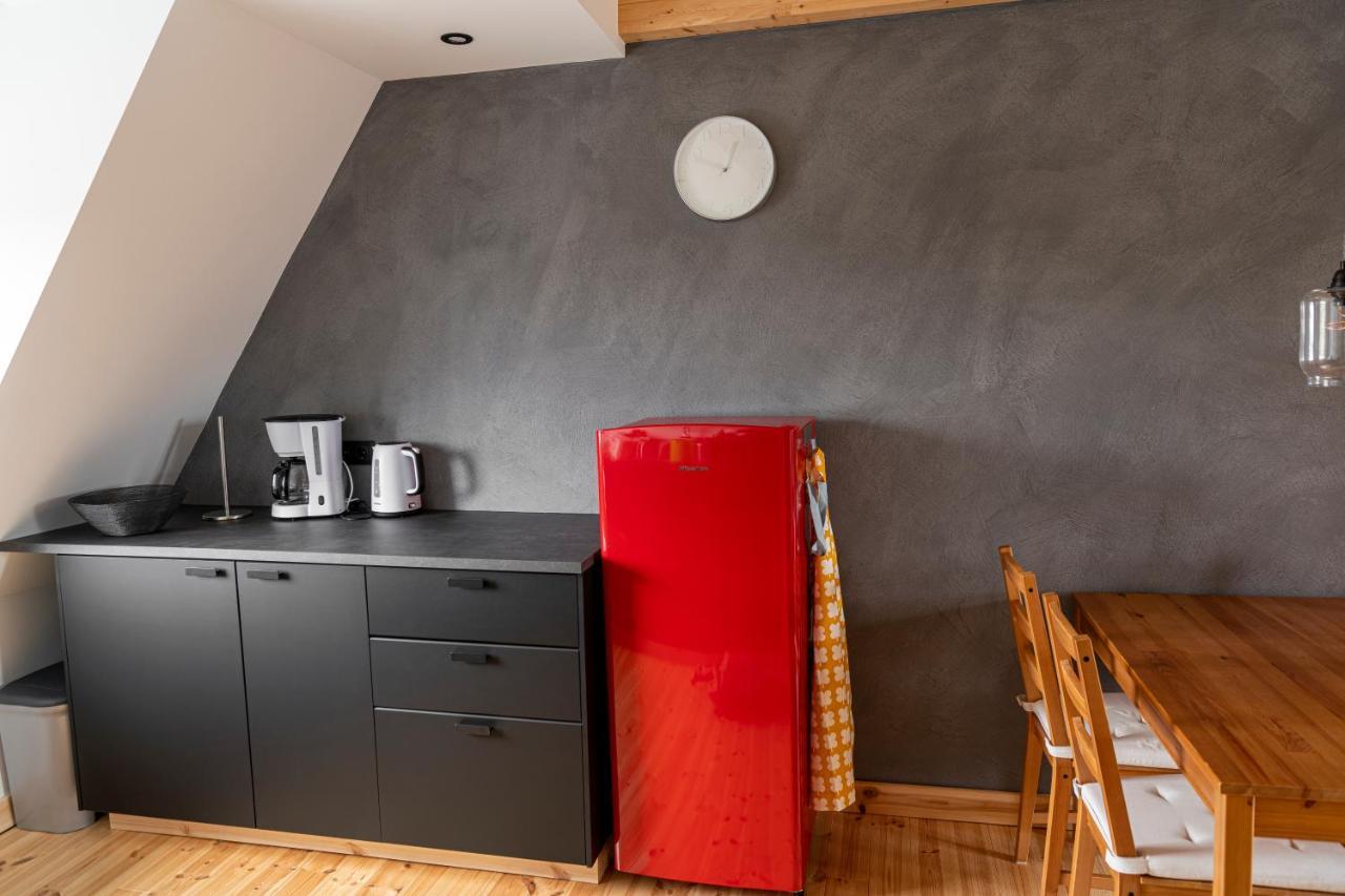 Sehr Individuelle Und Moderne Ferienwohnung In เคเวลาร์ ภายนอก รูปภาพ