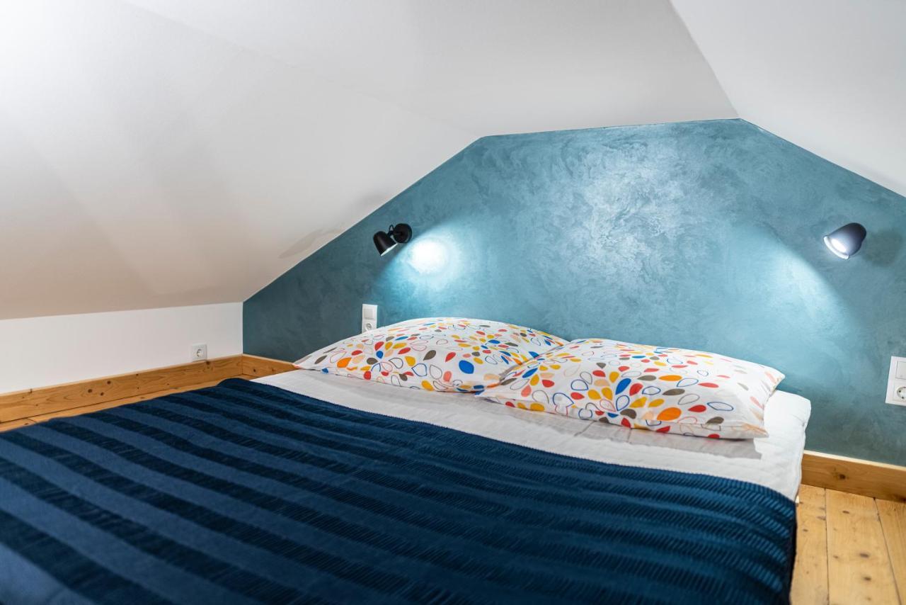 Sehr Individuelle Und Moderne Ferienwohnung In เคเวลาร์ ภายนอก รูปภาพ