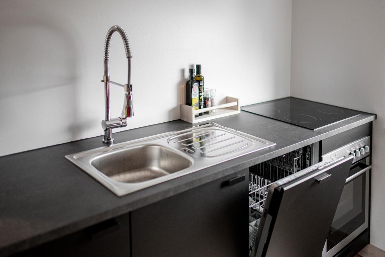 Sehr Individuelle Und Moderne Ferienwohnung In เคเวลาร์ ภายนอก รูปภาพ