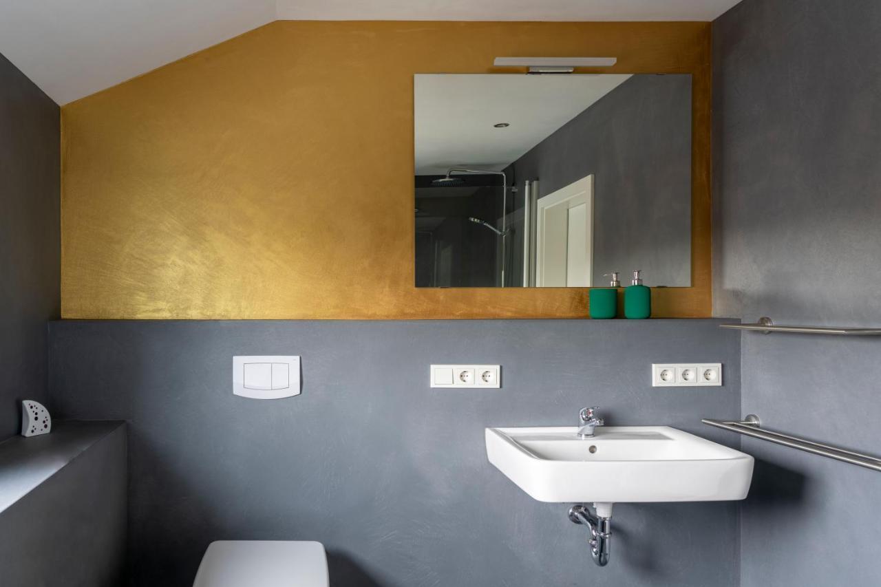 Sehr Individuelle Und Moderne Ferienwohnung In เคเวลาร์ ภายนอก รูปภาพ
